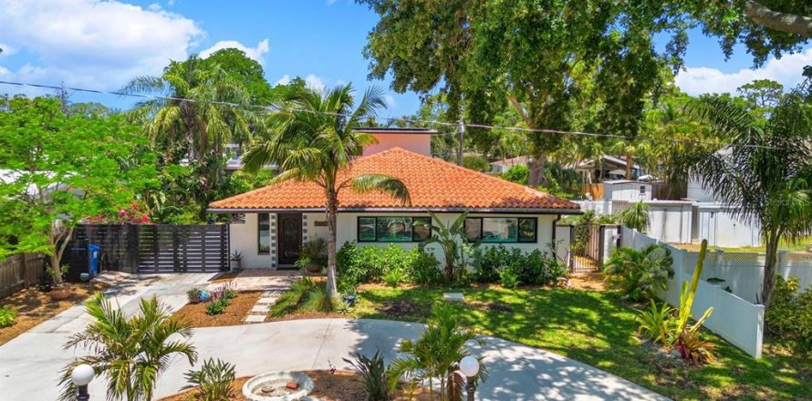 Casa en Gulfport, Florida 4 dormitorios, 245.17 m2 № 1718814