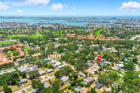 Casa en venta en Gulfport, Florida, 4 dormitorios, 245.17 m2 № 1718814 - foto 28