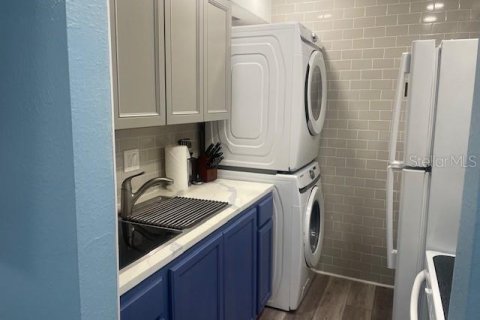 Condominio en venta en Madeira Beach, Florida, 1 dormitorio, 39.95 m2 № 2141894 - foto 5