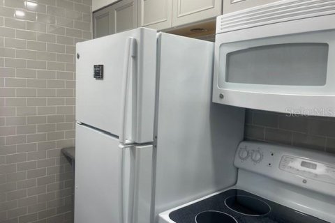 Condominio en venta en Madeira Beach, Florida, 1 dormitorio, 39.95 m2 № 2141894 - foto 6