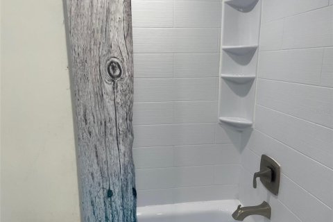 Condominio en venta en Madeira Beach, Florida, 1 dormitorio, 39.95 m2 № 2141894 - foto 9