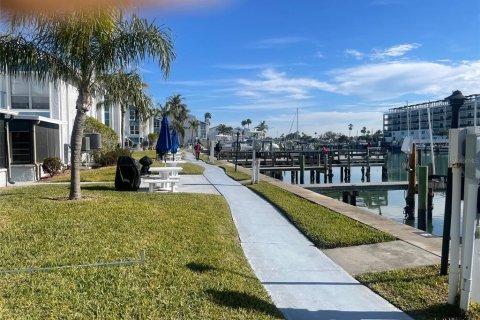 Condominio en venta en Madeira Beach, Florida, 1 dormitorio, 39.95 m2 № 2141894 - foto 13
