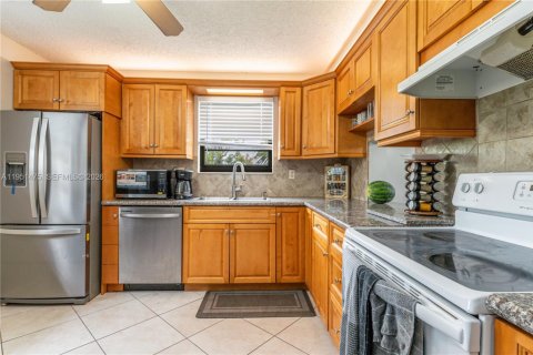 Condominio en venta en Tamarac, Florida, 2 dormitorios, 117.99 m2 № 2054360 - foto 8