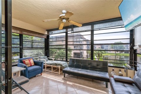 Condominio en venta en Tamarac, Florida, 2 dormitorios, 117.99 m2 № 2054360 - foto 15