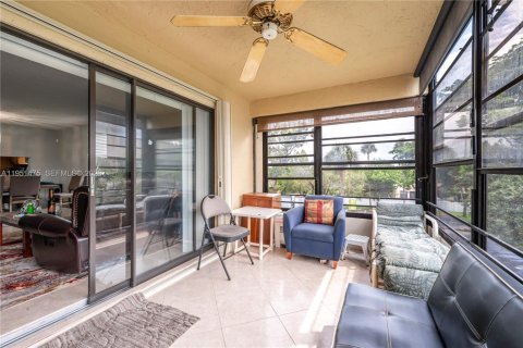 Condominio en venta en Tamarac, Florida, 2 dormitorios, 117.99 m2 № 2054360 - foto 13