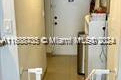 Condominio en venta en North Miami Beach, Florida, 2 dormitorios, 84.45 m2 № 1451097 - foto 18