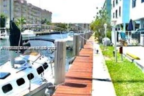 Condominio en venta en North Miami Beach, Florida, 2 dormitorios, 84.45 m2 № 1451097 - foto 5