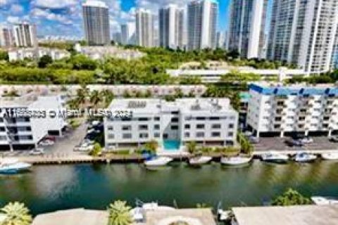 Condominio en venta en North Miami Beach, Florida, 2 dormitorios, 84.45 m2 № 1451097 - foto 29