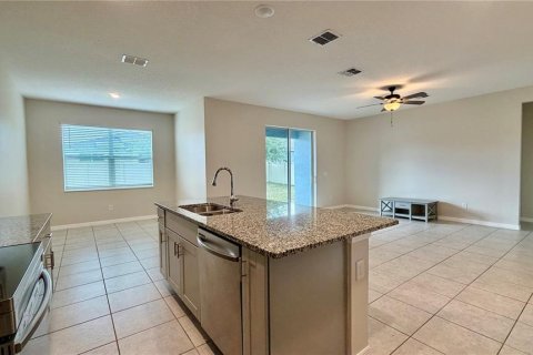 Villa ou maison à vendre à Haines City, Floride: 3 chambres, 155.24 m2 № 2394197 - photo 6