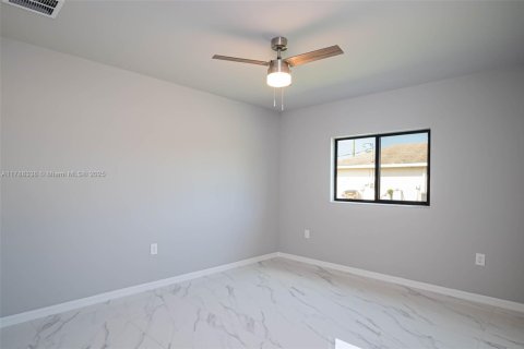 House in Lehigh Acres, Florida 4 bedrooms, 160.91 sq.m. № 1712699 - photo 12