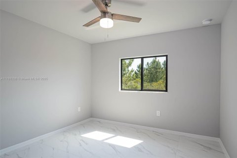 House in Lehigh Acres, Florida 4 bedrooms, 160.91 sq.m. № 1712699 - photo 14