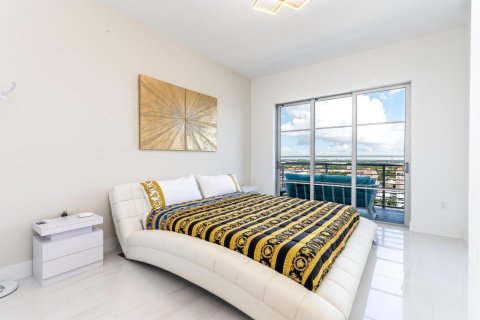 Copropriété à louer à Boca Raton, Floride: 2 chambres, 164.07 m2 № 2390170 - photo 12