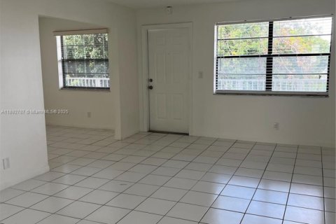 Condominio en alquiler en Dania Beach, Florida, 1 dormitorio, 71.35 m2 № 1945168 - foto 7