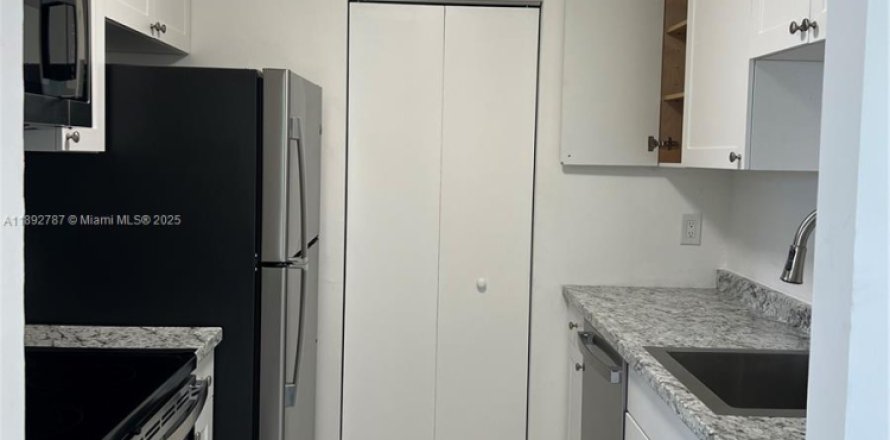 Condominio en Dania Beach, Florida, 1 dormitorio № 1945168