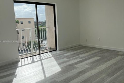 Condominio en alquiler en Dania Beach, Florida, 1 dormitorio, 71.35 m2 № 1945168 - foto 15