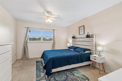 Condo in Port Richey, Florida, 2 bedrooms № 2226070 - photo 24