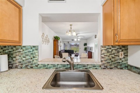 Condo in Port Richey, Florida, 2 bedrooms № 2226070 - photo 18