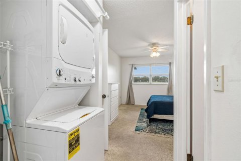 Condo in Port Richey, Florida, 2 bedrooms № 2226070 - photo 30