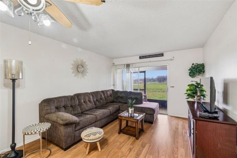 Condo in Port Richey, Florida, 2 bedrooms № 2226070 - photo 19