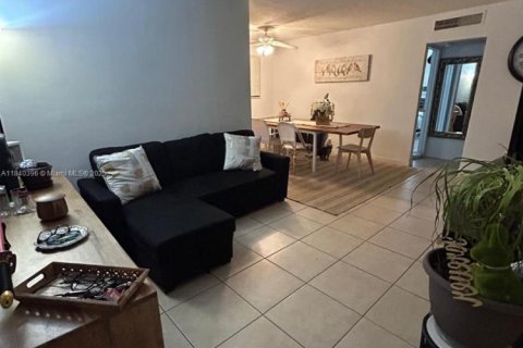 Copropriété à vendre à Hallandale Beach, Floride: 1 chambre, 59.92 m2 № 1828987 - photo 16