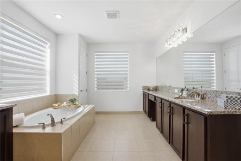 Villa ou maison à vendre à Wesley Chapel, Floride: 5 chambres, 382.01 m2 № 2142074 - photo 30