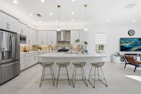 Villa ou maison à vendre à Wesley Chapel, Floride: 5 chambres, 382.01 m2 № 2142074 - photo 10