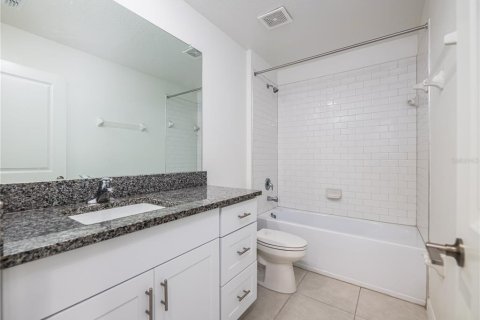 Casa en alquiler en San Antonio, Florida, 4 dormitorios, 173.73 m2 № 1636402 - foto 24