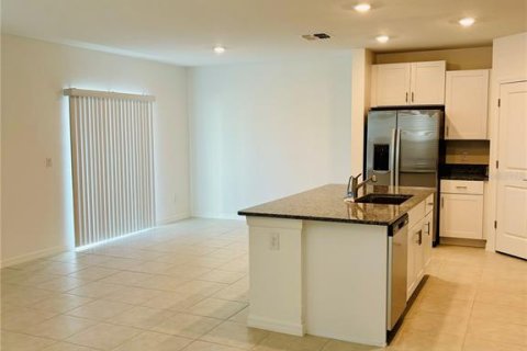 Casa en alquiler en San Antonio, Florida, 4 dormitorios, 173.73 m2 № 1636402 - foto 3