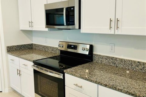 Casa en alquiler en San Antonio, Florida, 4 dormitorios, 173.73 m2 № 1636402 - foto 4