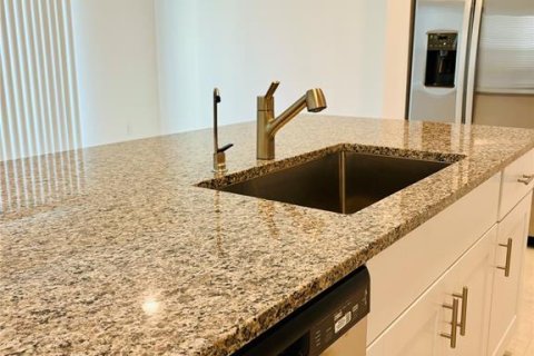 Casa en alquiler en San Antonio, Florida, 4 dormitorios, 173.73 m2 № 1636402 - foto 6
