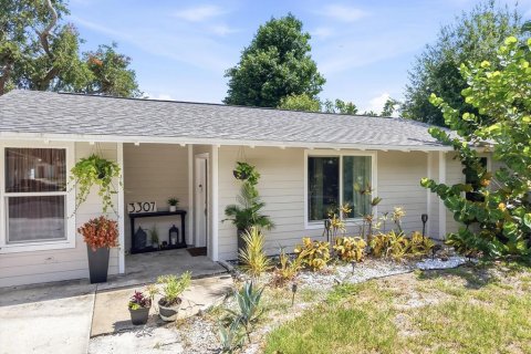 House in Bradenton, Florida 3 bedrooms, 150.69 sq.m. № 2198172