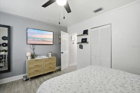 House in Bradenton, Florida 3 bedrooms, 150.69 sq.m. № 2198172 - photo 16