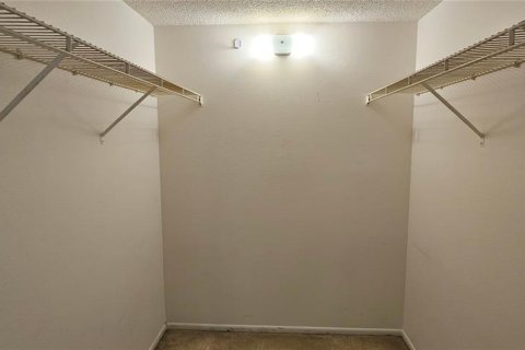 Condominio en alquiler en Sarasota, Florida, 2 dormitorios, 87.42 m2 № 1877112 - foto 10