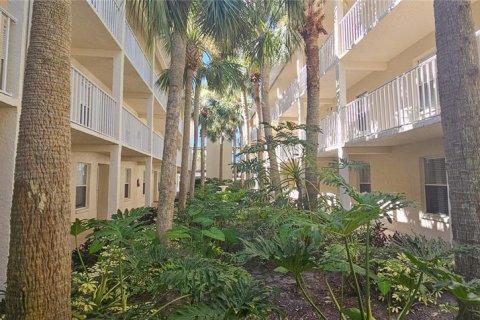 Condominio en alquiler en Sarasota, Florida, 2 dormitorios, 87.42 m2 № 1877112 - foto 1