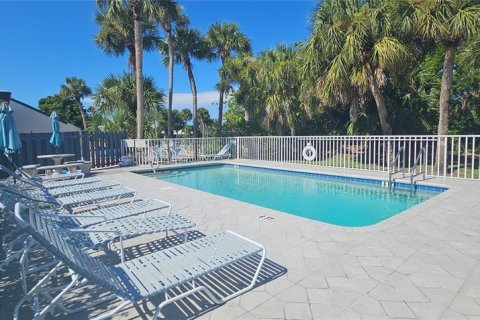 Condominio en alquiler en Sarasota, Florida, 2 dormitorios, 87.42 m2 № 1877112 - foto 15
