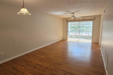 Condominio en alquiler en Sarasota, Florida, 2 dormitorios, 87.42 m2 № 1877112 - foto 6