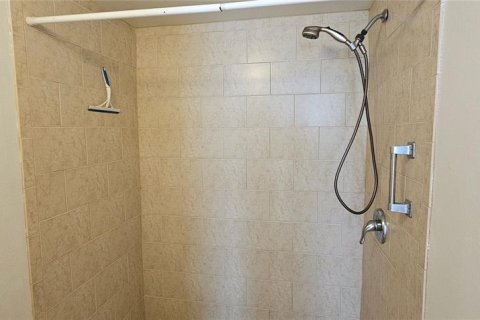 Condominio en alquiler en Sarasota, Florida, 2 dormitorios, 87.42 m2 № 1877112 - foto 9