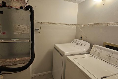 Condominio en alquiler en Sarasota, Florida, 2 dormitorios, 87.42 m2 № 1877112 - foto 13