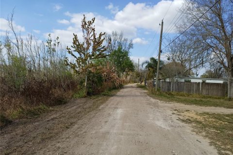 Снять в аренду квартиру в Хейнс-Сити, Флорида 3 спальни, 102.56м2, № 2148167 - фото 20