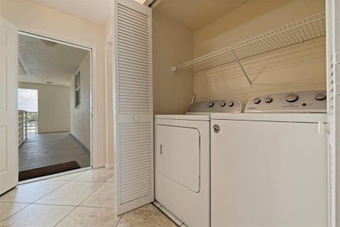 Condominio en venta en Saint Petersburg, Florida, 2 dormitorios, 110.09 m2 № 1687833 - foto 28