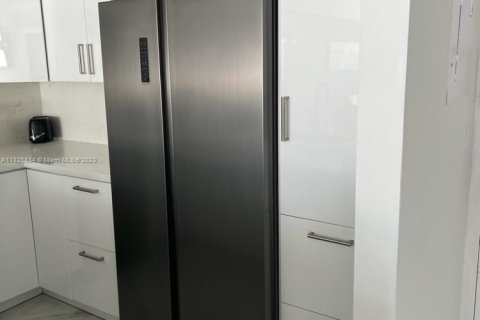 Copropriété à louer à Hollywood, Floride: 2 chambres, 83.24 m2 № 1867588 - photo 9