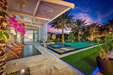 House in Palm Beach Gardens, Florida 5 bedrooms, 1035.3 sq.m. № 2193871 - photo 14