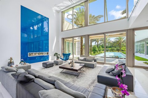 House in Palm Beach Gardens, Florida 5 bedrooms, 1035.3 sq.m. № 2193871 - photo 9