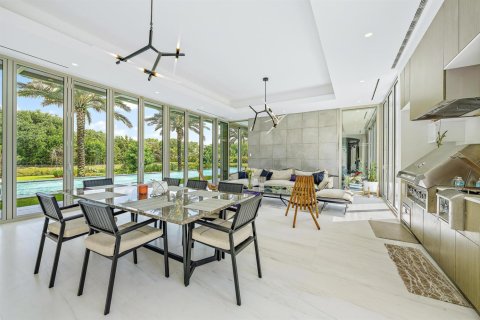 House in Palm Beach Gardens, Florida 5 bedrooms, 1035.3 sq.m. № 2193871 - photo 16