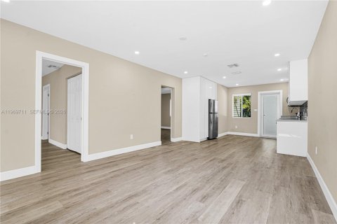 Купить виллу или дом в Бискейн-Парк, Флорида 4 спальни, 167.22м2, № 2049080 - фото 18