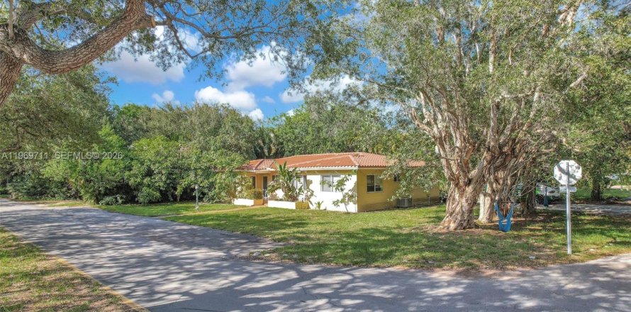 Дом в Бискейн-Парк, Флорида 4 спальни, 167.22м2 № 2049080