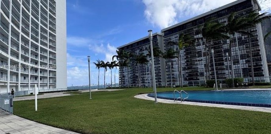 Condo à Miami, Floride, 1 chambre  № 2001093