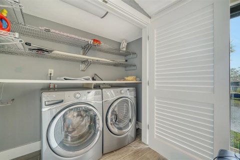 Condo in Sarasota, Florida, 2 bedrooms  № 2097341 - photo 27