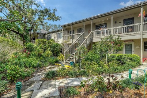 Condo in Sarasota, Florida, 2 bedrooms № 2097341