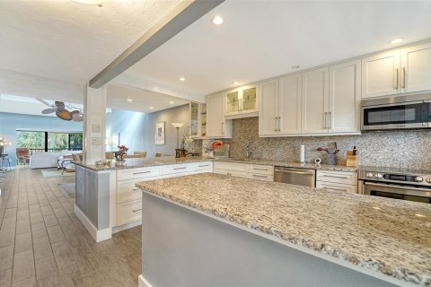 Condo in Sarasota, Florida, 2 bedrooms  № 2097341 - photo 3